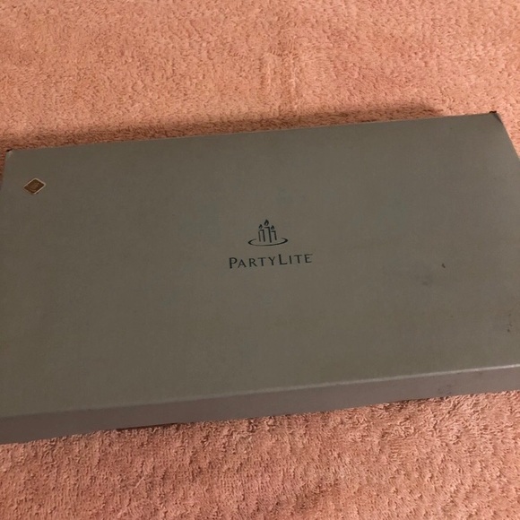 Partylite Handipt 10” Green Unscented Taper Candles - Picture 2 of 3